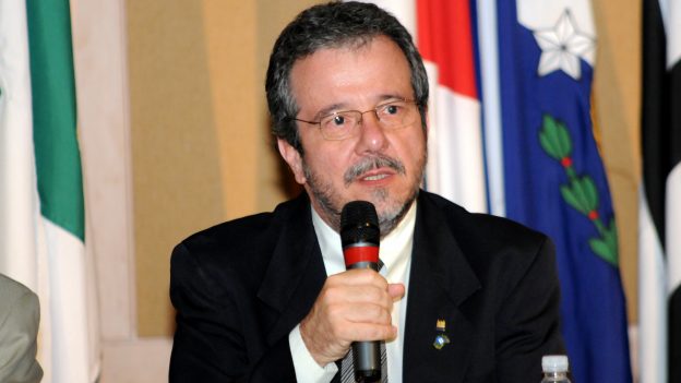 El Dr. João Aprigio Guerra de Almeida es el coordinador del Programa, y responsable de gran parte de su éxito.