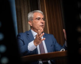 Lorenzo Cotino: “Todos temos um ponto sensível que um sistema pode aprender a detectar, mas os riscos se multiplicam entre os menores”
